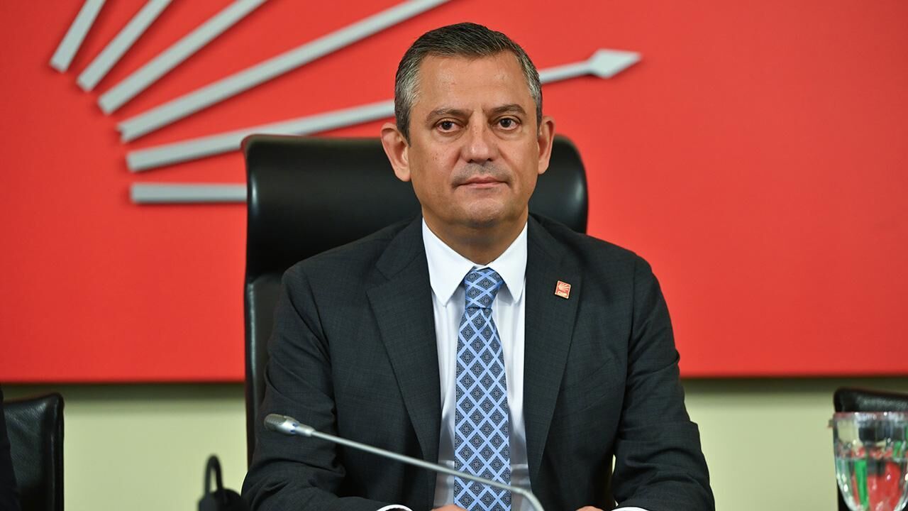 Özgür Özel, kurultaya gidilmesi yönünde çağrı yaptı