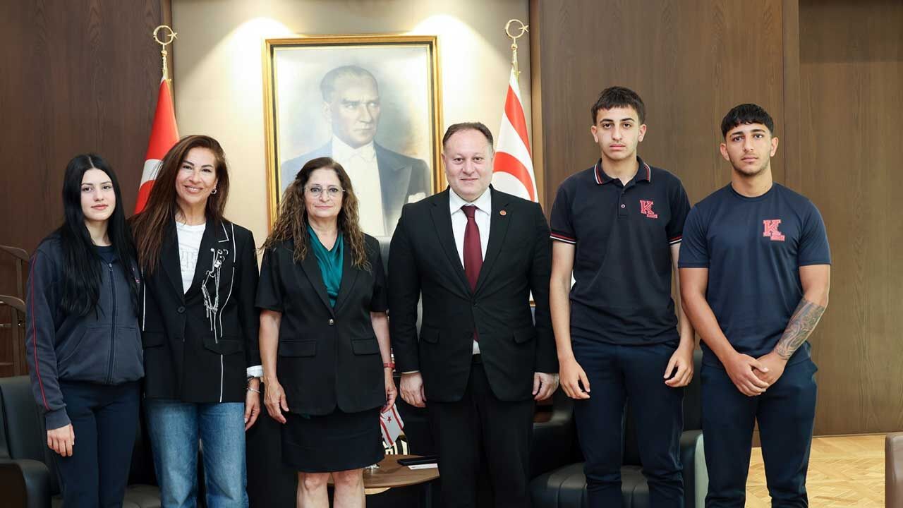 Öztürkler: İzolasyonlara Rağmen Gençlerimiz Mücadeleden Yılmıyor, Başarılarını Sürdürüyor
