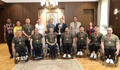 Öztürkler, Vakıflar Tekerlekli Sandalye Basketbol Takımı’nı kabul etti
