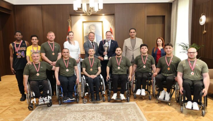 Öztürkler, Vakıflar Tekerlekli Sandalye Basketbol Takımı’nı kabul etti