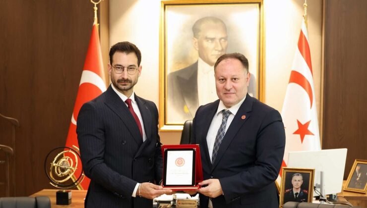 Öztürkler: Yiğitcan Hekimoğlu gibi sporcularımızın başarıları gençlerimize ilham veriyor