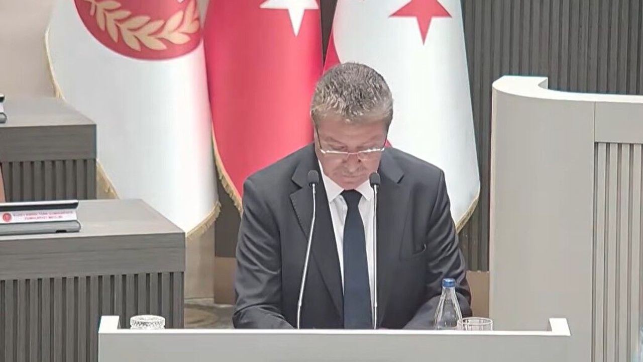 Üstel ”siyasilerden % 10, siyasi atanmışlardan %5 kesinti için ilk imzayı attık!