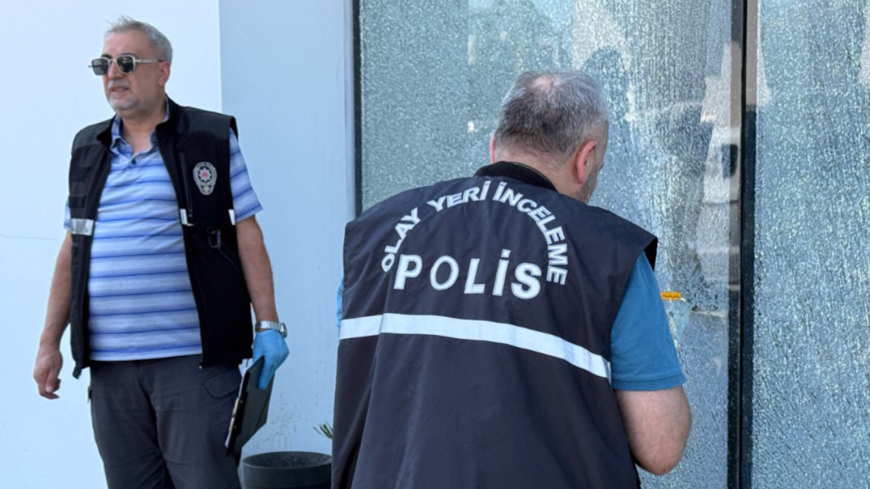 Antalya'da oto galeriye silahlı saldırı