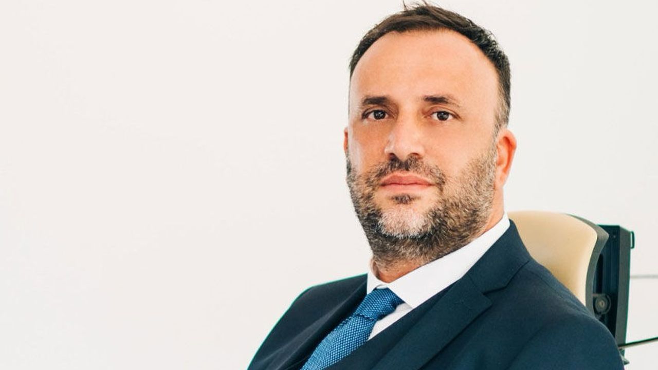 Çeler: Vatandaşlar, siyasetçilerle aralarındaki uçurumun kapanmasını istiyor