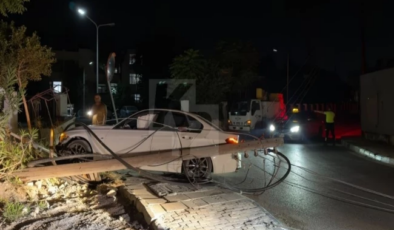 Elektrik direğini kırdı!..