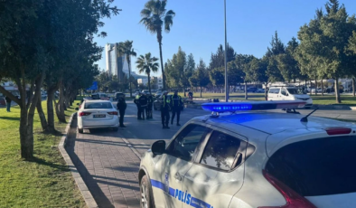 Araç Yol Ortasındaki yayaya çarptı: Bir kişi ağır yaralandı