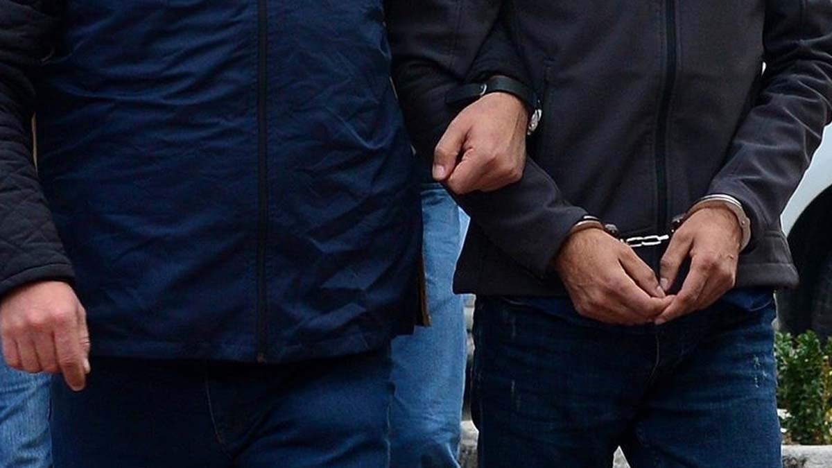İzmir’de FETÖ operasyonu: 78 şüpheli hakkında gözaltı kararı