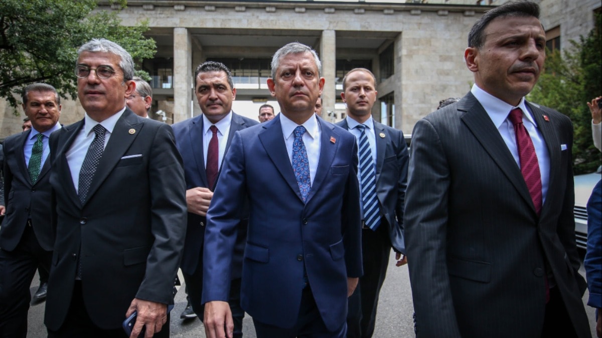 Özgür Özel'in yeni partisi için tarih belli oldu