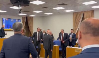 AKP'li Güneş ve İYİ Partili Usta arasında gerginlik