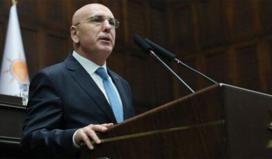 AKP'li vekilin yanlış maili Meclis'i karıştırdı