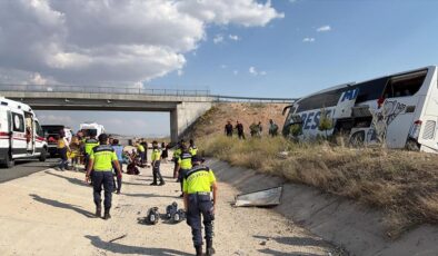 Aksaray'da yolcu otobüsü yoldan çıktı: Çok sayıda yaralı var