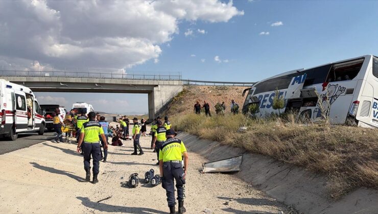 Aksaray'da yolcu otobüsü yoldan çıktı: Çok sayıda yaralı var