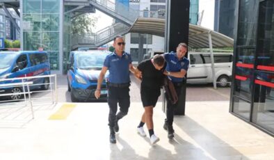 Antalya'da polise hakaret eden şüpheli gözaltına alındı