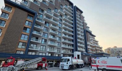 Apartman Yangını: Tahliyeler Sürüyor