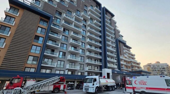 Apartman Yangını: Tahliyeler Sürüyor