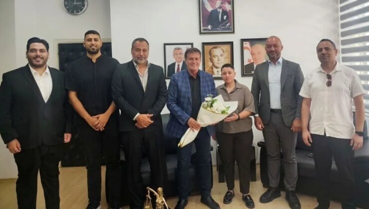 Arıklı, Hava Trafik Kontrolörleri Sendikası’nı kabul etti