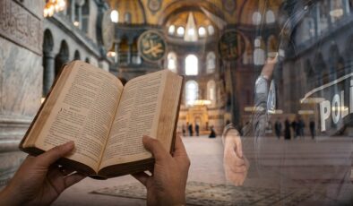 Ayasofya'da yüksek sesle İncil okuyan turistlere gözaltı!
