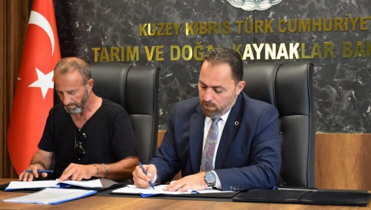 Bakan Çavuş, balıkçı barınaklarının işletilmesine ilişkin protokole imza attı