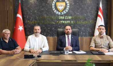 Bakan Çavuş, KKTC Avcılık Federasyonu heyetini kabul etti