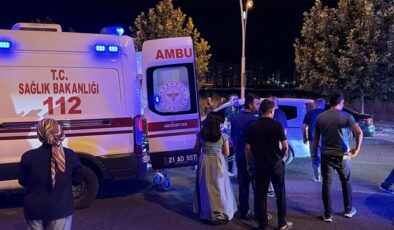 Bisikletiyle yolun karşısına geçerken taksinin çarptığı kadın yaralandı