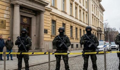 Bulgaristan Cumhurbaşkanlığı binası bomba ihbarı üzerine tahliye edildi