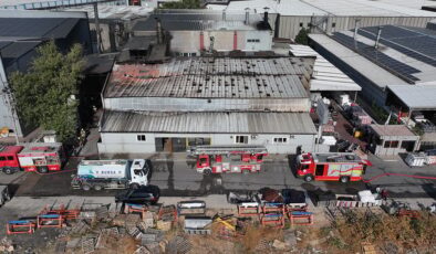 Bursa’da kumaş fabrikasında yangın: Alevler büyümeden kontrol altına alındı