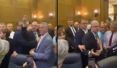 Bursa'da 'İsmet İnönü2 tartışması meclisi karıştırdı: CHP'li isim su şişesi fırlattı