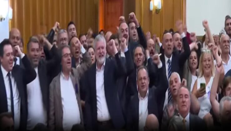 CHP'de tarihi konuşma coşkusu