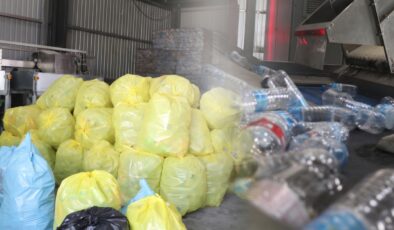 Çuvallarla götürenlerin hepsi geri döndü: Meğer o şişeler para etmiyormuş