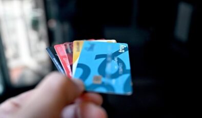 Cüzdanında birden fazla kredi kartı olan iki kere düşünmek zorunda