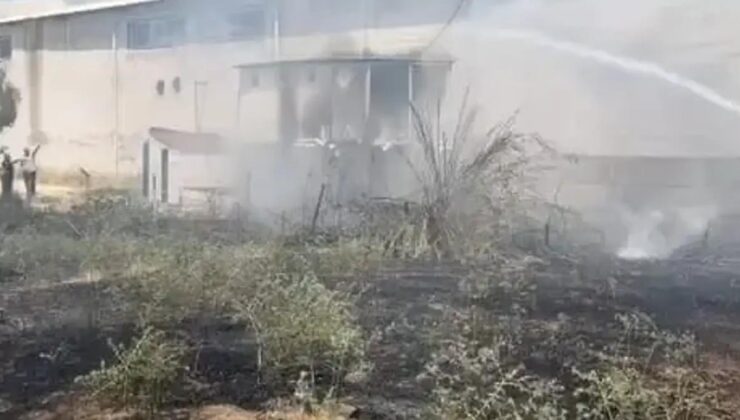 Diyarbakır'da anız yangını depoya sıçradı