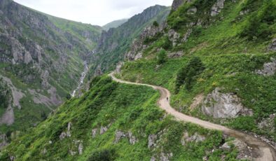 Dünyanın en tehlikeli yolu Türkiye'deymiş: Turistler akın akın görmeye geliyor