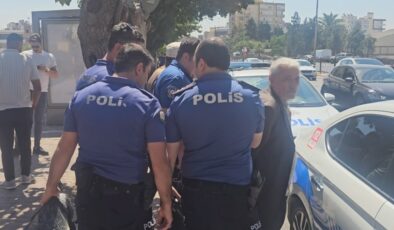 Durakta bekleyen eşini vurdu, polise teslim oldu