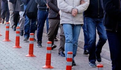 Durdurulan taksiden 4 kaçak göçmen çıktı