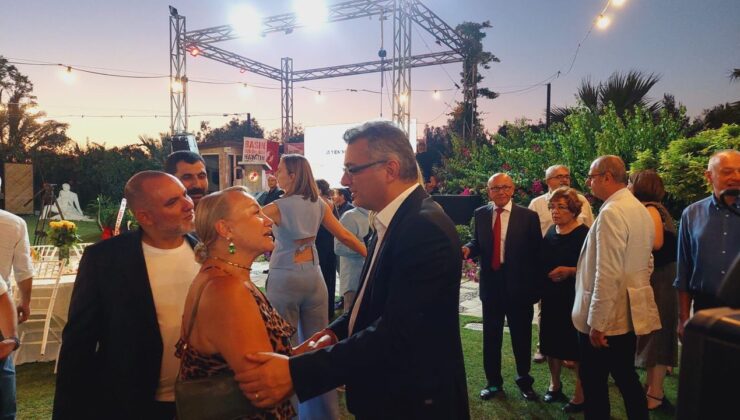 Erhürman rahatsızlığı ardından 11 Temmuz Basın Günü resepsiyona katıldı
