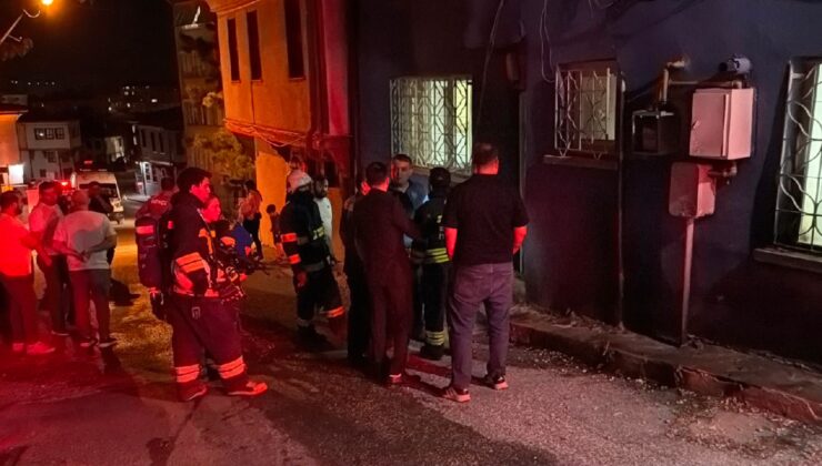 Eskişehir'de korku dolu anlar! Kapüşonlu şahıs evi benzin döküp ateşe verdi