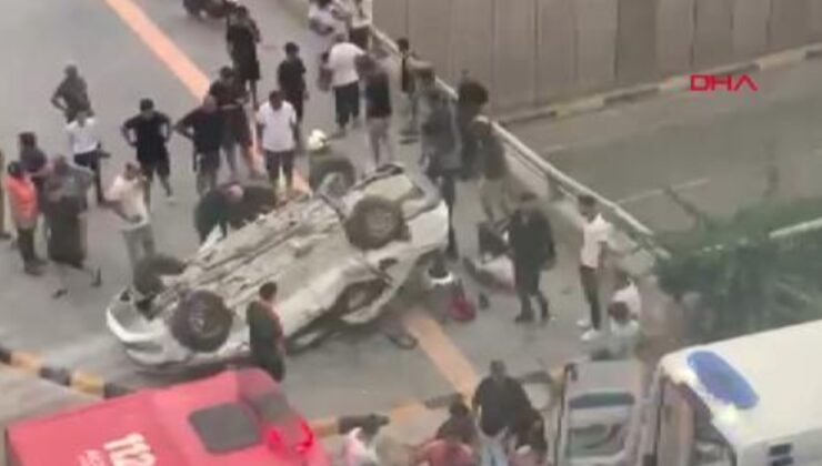 Hatay'da facia! Bariyerlere çarpan araç devrildi… 2 ölü, 3 yaralı