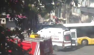 İETT otobüsü ambulansa çarptı: Yaralılar var