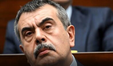 Kurtuluş Savaşı çıkışı Bakan Tekin'i AKP'li isimle karşı karşıya getirdi