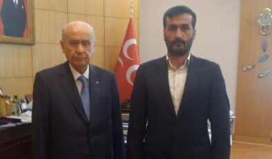 MHP Hakkari İl Başkanı bıçaklı kavgayı ayırırken yaralandı