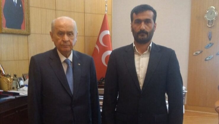 MHP Hakkari İl Başkanı bıçaklı kavgayı ayırırken yaralandı