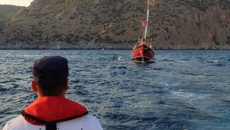 Muğla açıklarında panik! Sürüklenen yattaki 4 kişi kurtarıldı