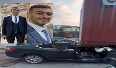 Otomobil, TIR'ın altına girdi, baba ve oğlu öldü