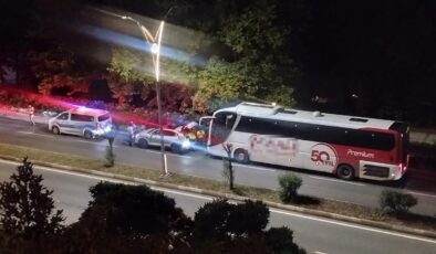 Polis otomobiline çarpan yolcu otobüsünün şoförü alkollü çıktı