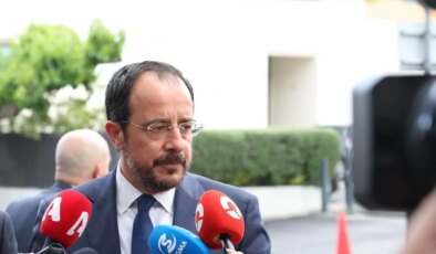 Rum basını Hristodulidis'in Kıbrıs mesajını manşetlere taşıdı