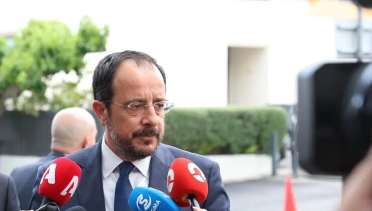Rum basını Hristodulidis'in Kıbrıs mesajını manşetlere taşıdı