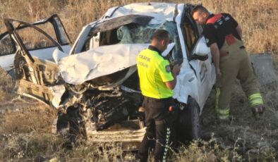 Şırnak'ta feci kaza! Otomobil tarlaya uçtu! 3 kişiden biri öldü