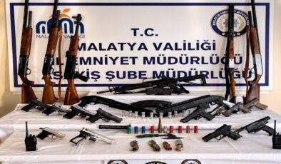 Sosyal medyada silah teşhiri yapan 56 şüpheli yakalandı