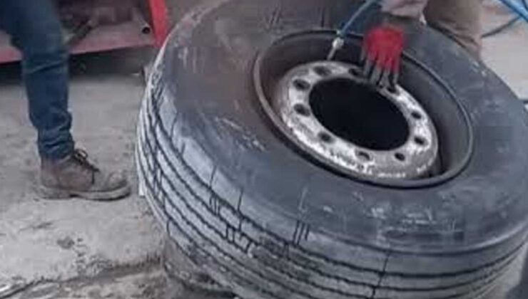 Tanker lastiği patladı: Bakım yapan işçi yaralandı