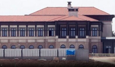 Tartışılan lüks villaya bakın kim yerleşti